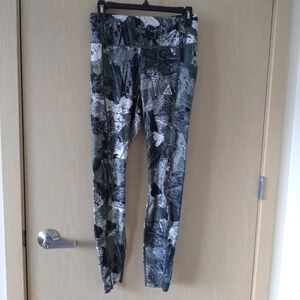 NWT Nike ACG Dri-Fit EcoNyl Leggings Camo (M)